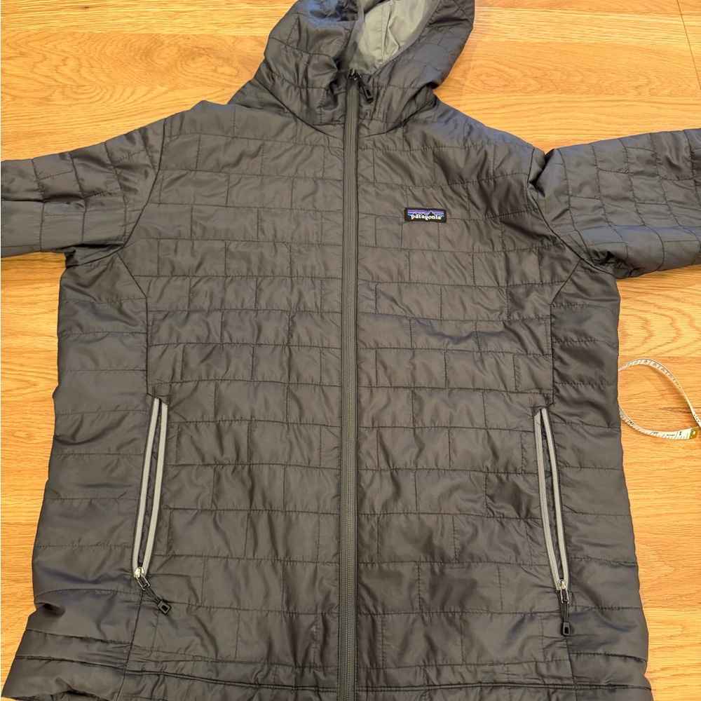 Patagonia Men's Gray Down Sweater Jacket, size Large